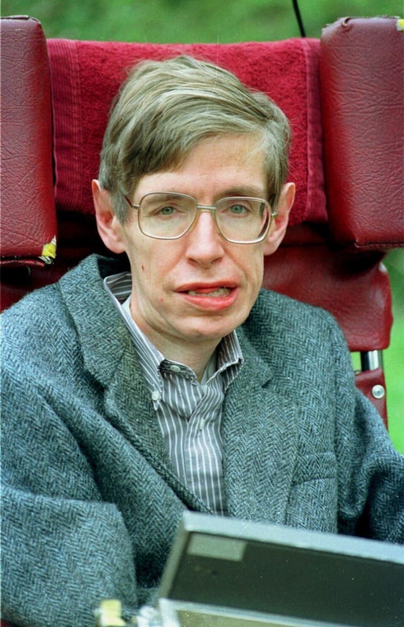 Ve věku 76 let zemřel vědec Stephen Hawking 2
