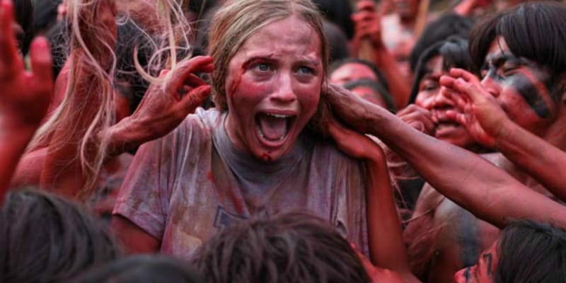 The Green Inferno (2013) - Horor o skupině turistů, která skončí na ostrově kanibalů. Film byl tak násilný, že ho určitě země odmítli promítat