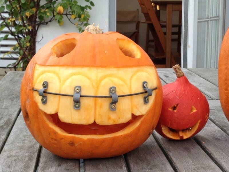 Když děláte dýni na Halloween a jste zubař.