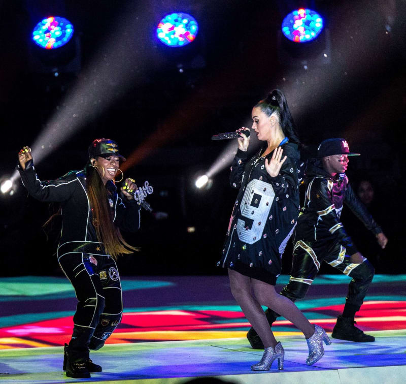 Katy Pery zářila se svou show na Super Bowl - Obrázek 11