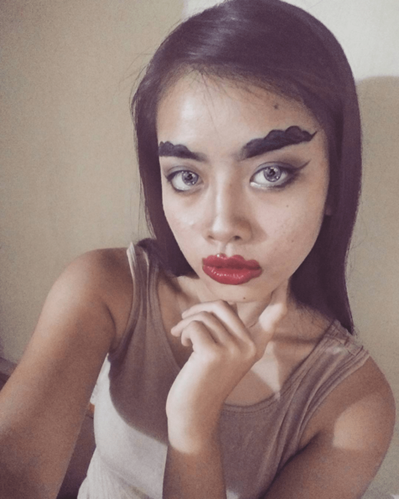 squiggly brows