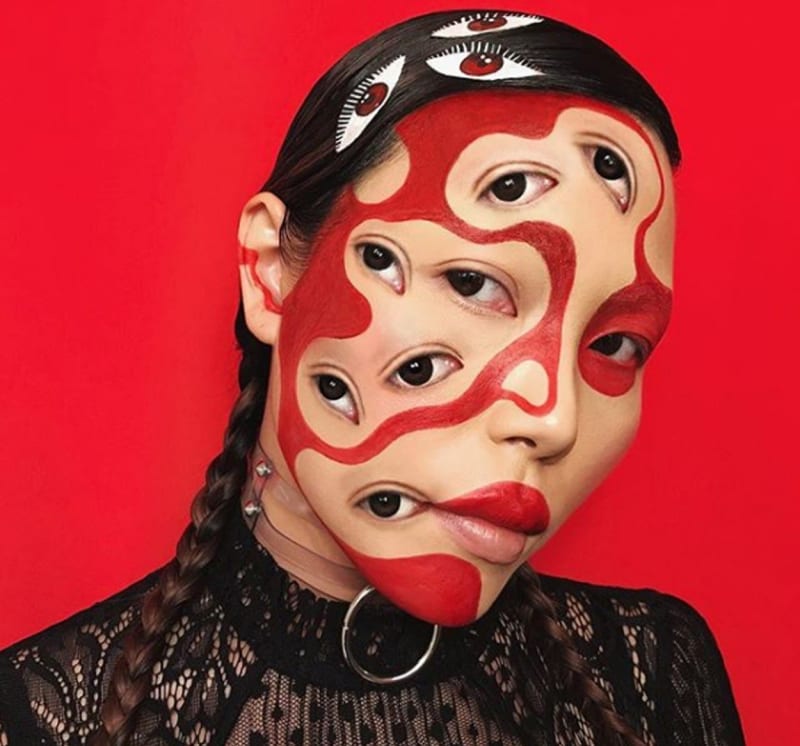 Umělkyně vytváří pomocí make-upu úžasné iluze na obličeji 9