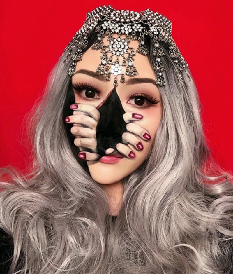 Umělkyně vytváří pomocí make-upu úžasné iluze na obličeji 1