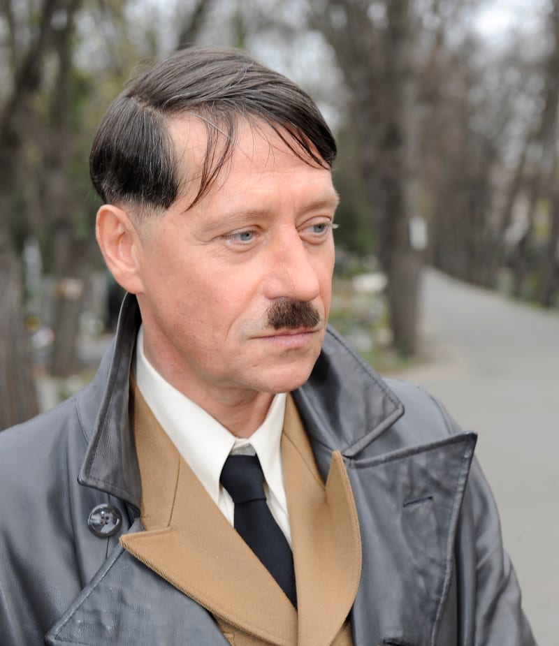 Ve filmu Lída Baarová si Hitlera zahrál Pavel Kříž.