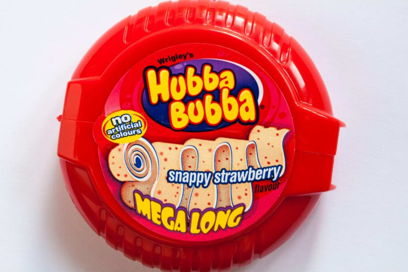 Nekonečná žvýkačka Hubba Bubba.