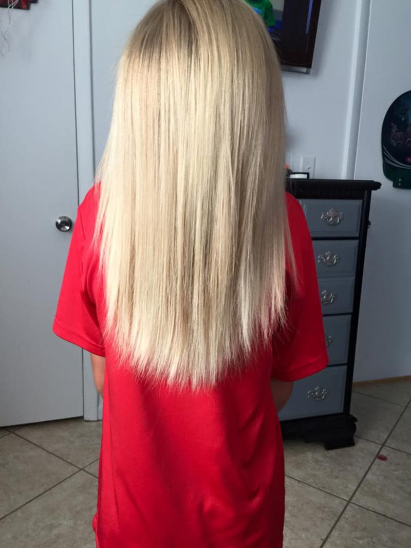 HRDINA! Osmiletého kluka dva roky šikanovali kvůli dlouhým vlasům. Nechával si je ale růst kvůli dětem s rakovinou! - Obrázek 3