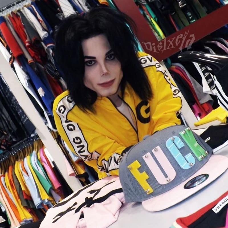 Týpek zaplatil sta tisíce, aby vypadal jako Michael Jackson 2