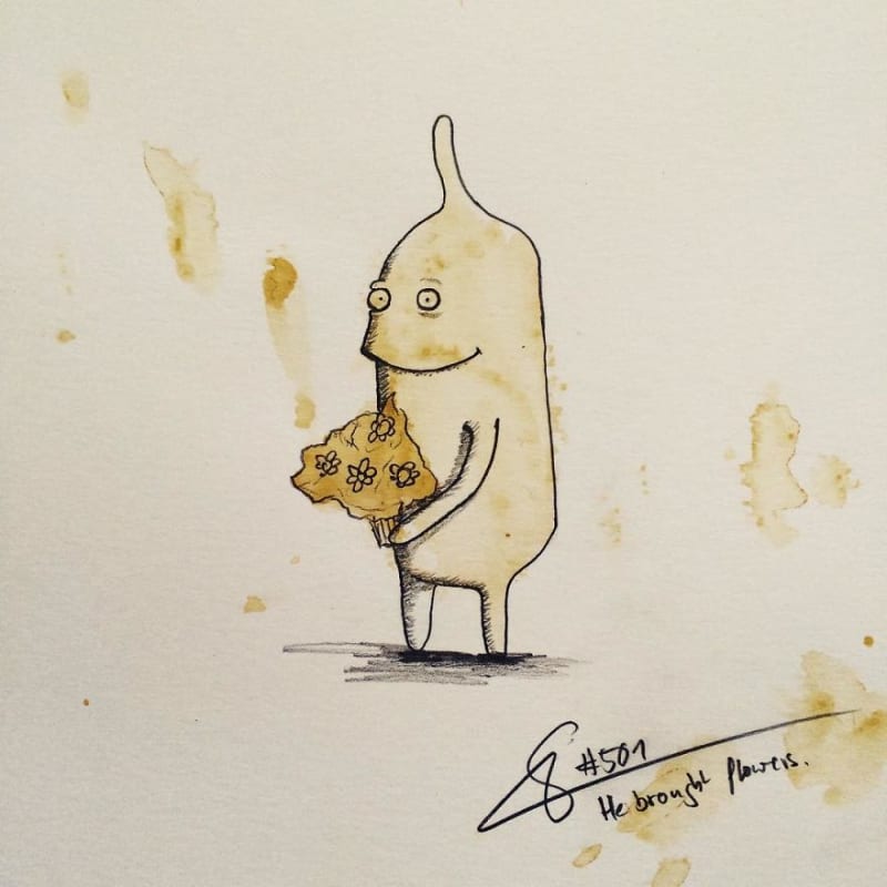 Muž kreslí příšerky ze skvrn od kávy 4