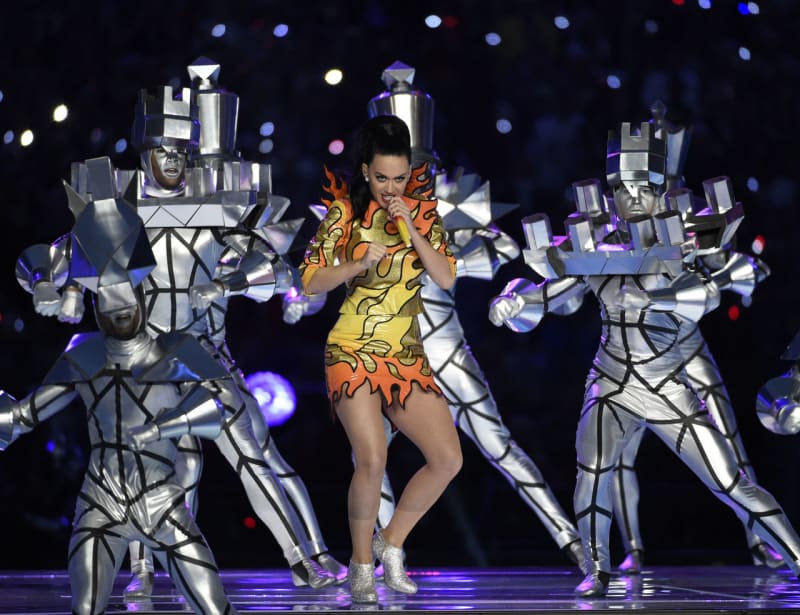 Katy Pery zářila se svou show na Super Bowl - Obrázek 5