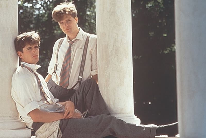 Jeden z jeho prvních filmů: Jiná země, herci Rupert Everett a Colin Firth (1984)