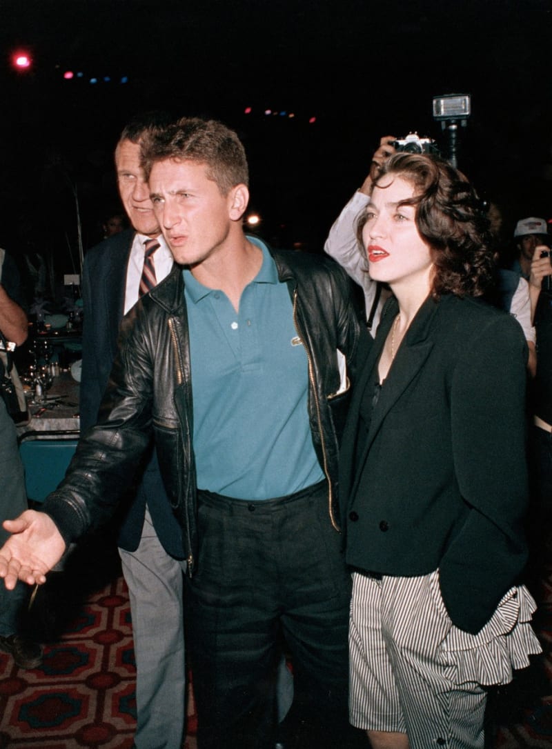 Madonna byla za Seana Penna provdaná mezi roky 1985-1989.