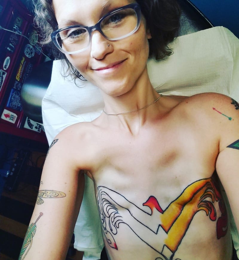 Žena si nechala odstranit prsa kvůli strachu ze vzniku rakoviny - Obrázek 1