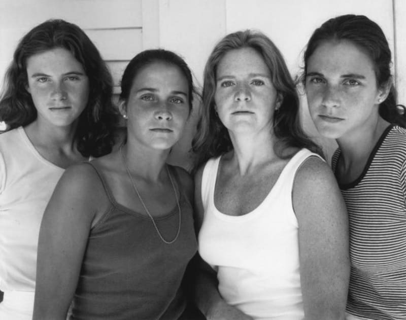 Čtyři sestry pořizoval 40 let tu samou fotku 3