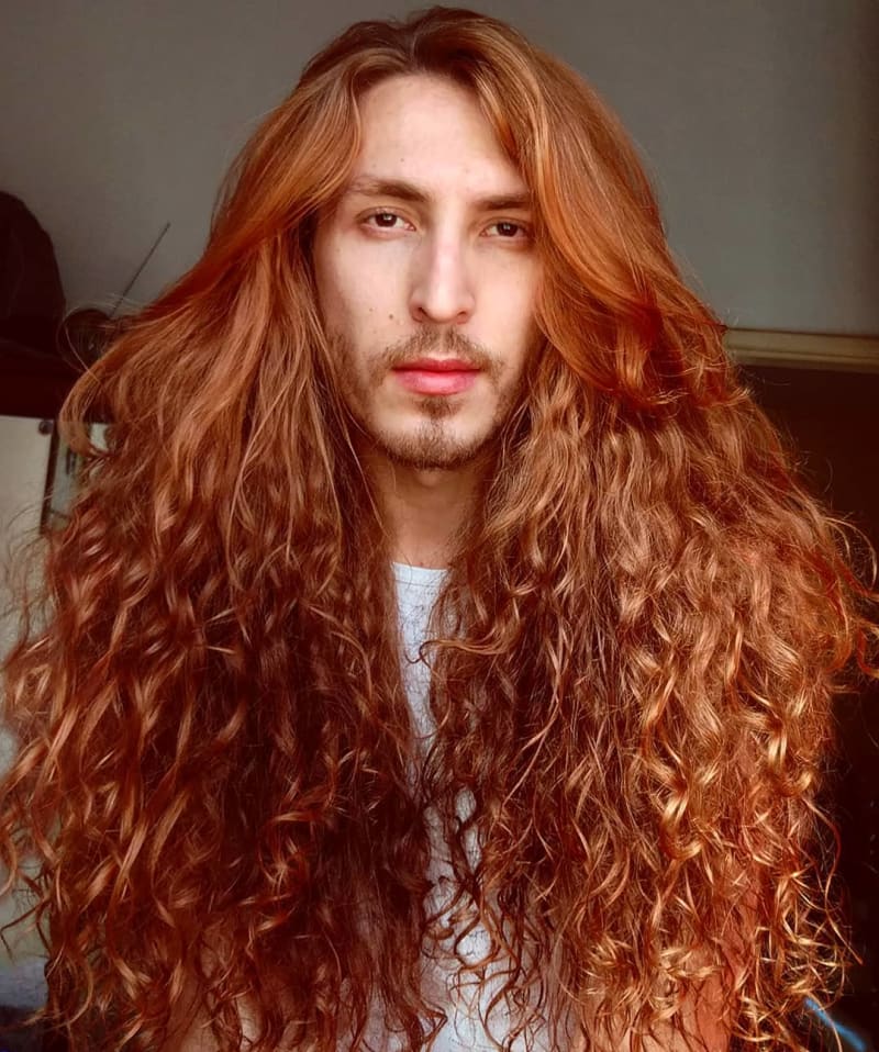 Sexy muži s dlouhými vlasy 17