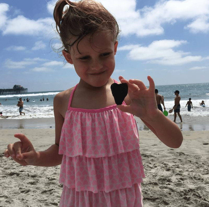 Cailee se podívala na pláž v Kalifornii
