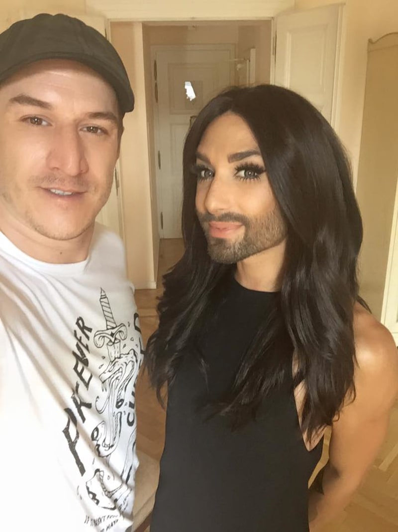 Reportér a moderátor Tomáš Kraus měl to štěstí a s Conchitou si udělal selfie.