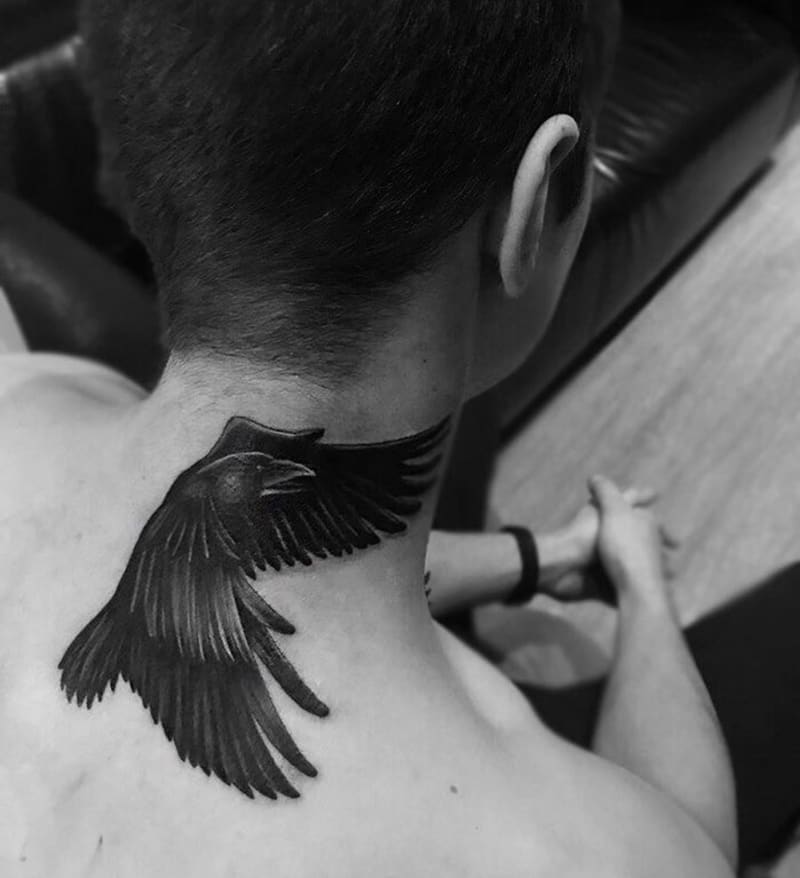 Dechberoucí tetování na krku 17