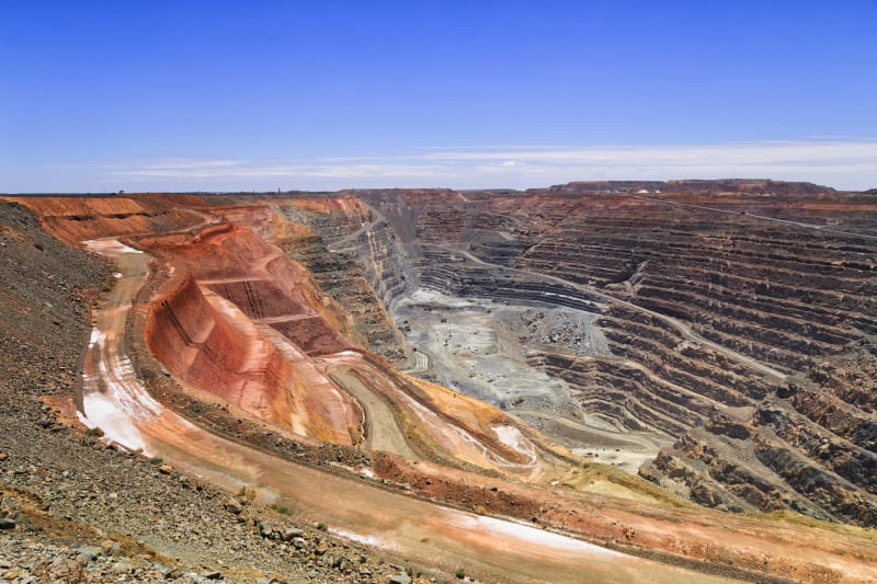Puncak Jaya - největší světový zlatý důl na Nové Guineje