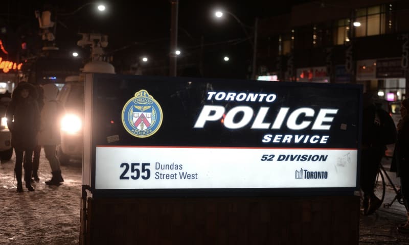 Justin Bieber na policii v Torontu - Obrázek 1