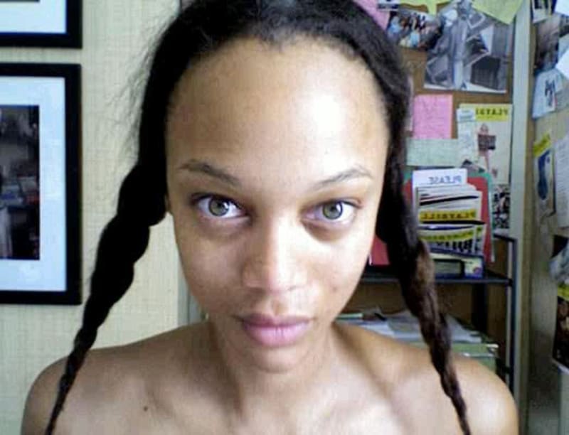 Tyra Banks vypadá jako žabí UFO! Její fotky bez make-upu vás vyděsí - Obrázek 3