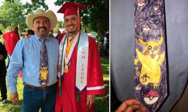 Otec si vzal na synovu maturitu kravatu s jeho oblíbenou postavičkou Pikachu.