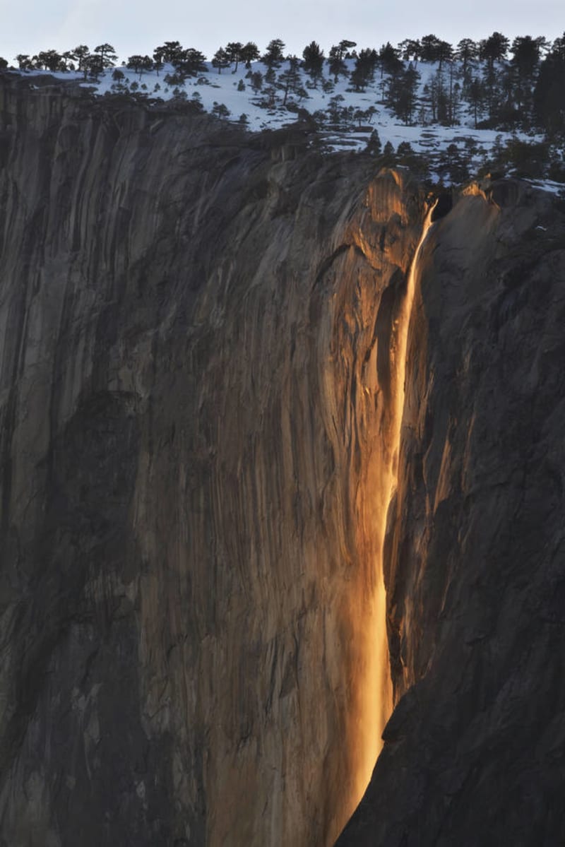 Neuvěřitelně krásná místa USA - Horsetail Fall, Yosemite National Park, California