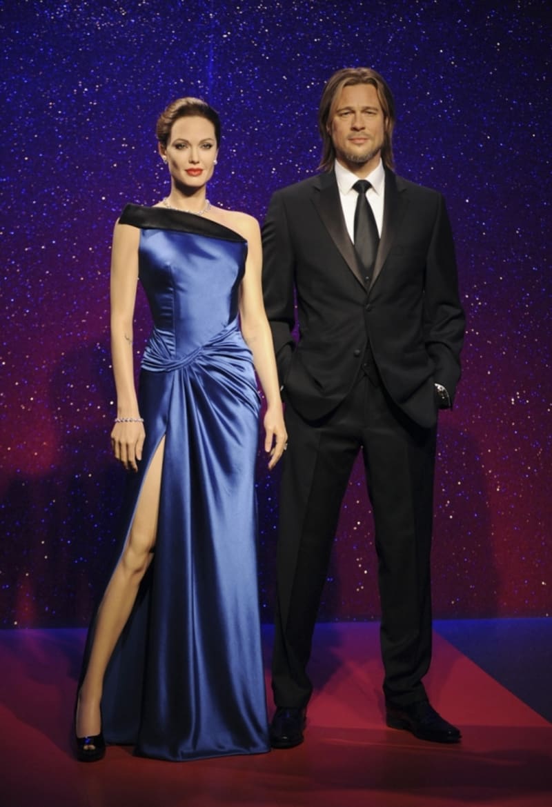 Při príležitosti 50. narozenin Brada Pitta, muzeum voskových figurín Madame Tussauds odhalilo dvě nové figuríny - Brada Pitta i s jeho manželkou Angelinou Jolie.