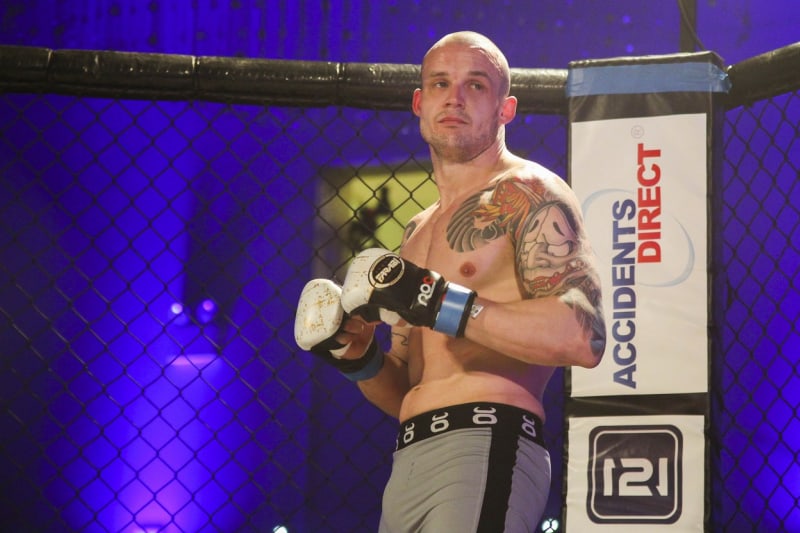 Z herce Joshe Herdmana se stal nelítostný zápasník MMA.