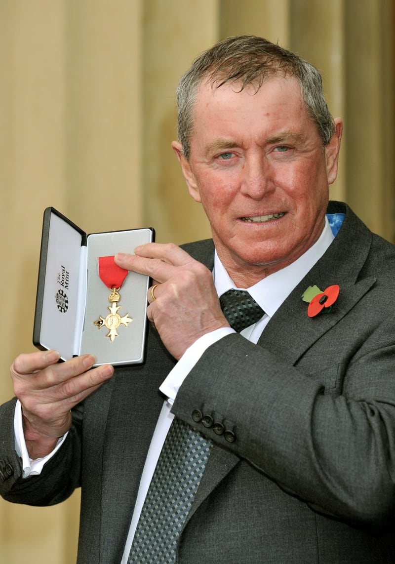 Nettles dostal v roce 2010 čestné vyznamenání od královny Elizabeth II.
