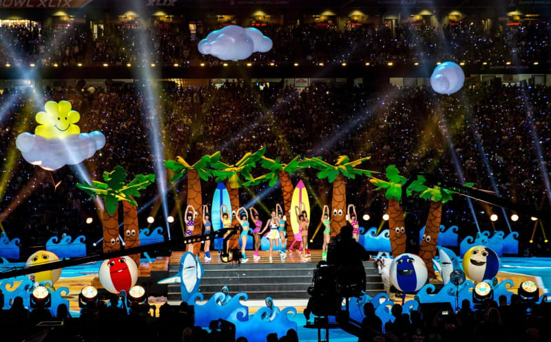 Katy Pery zářila se svou show na Super Bowl - Obrázek 10