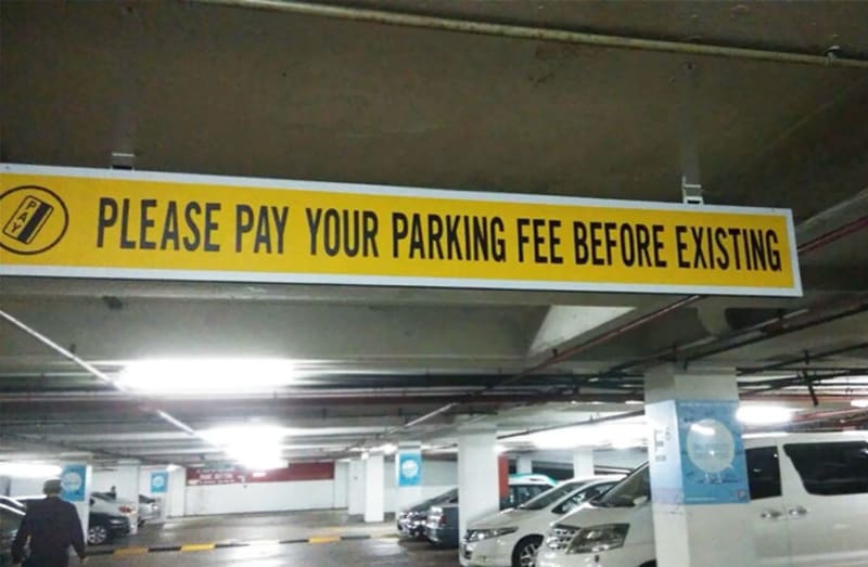 Nepochopitelný parkovací systém.