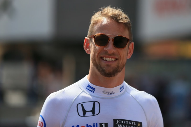 Závodník Jenson Button.