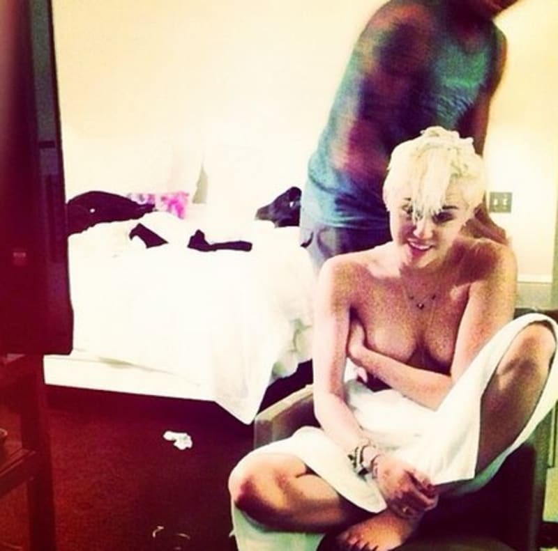 25 sexy fotek Miley - Obrázek 20