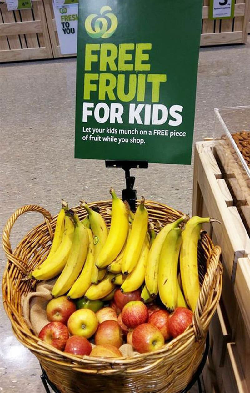 Ovoce pro děti zadarmo.