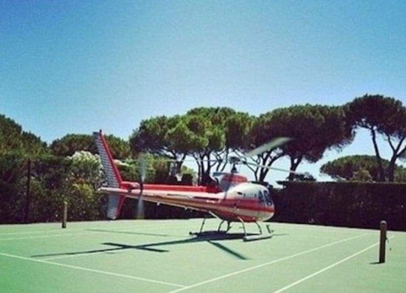 Antoine z Floridy si létá s kámošema na tenis vrtulníkem, bomba, ne?!