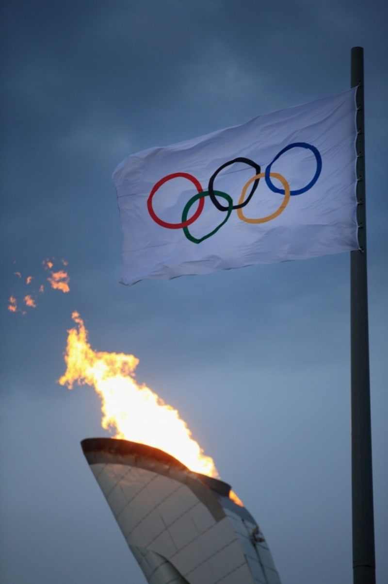 Rusové v Soči pokusně zapálili olympijskou pochodeň, aby si ověřili, že zahajovací ceremoniál zimní olympiády nepoznamenají technické problémy. Olympijské hry startují v pátek 7. února.