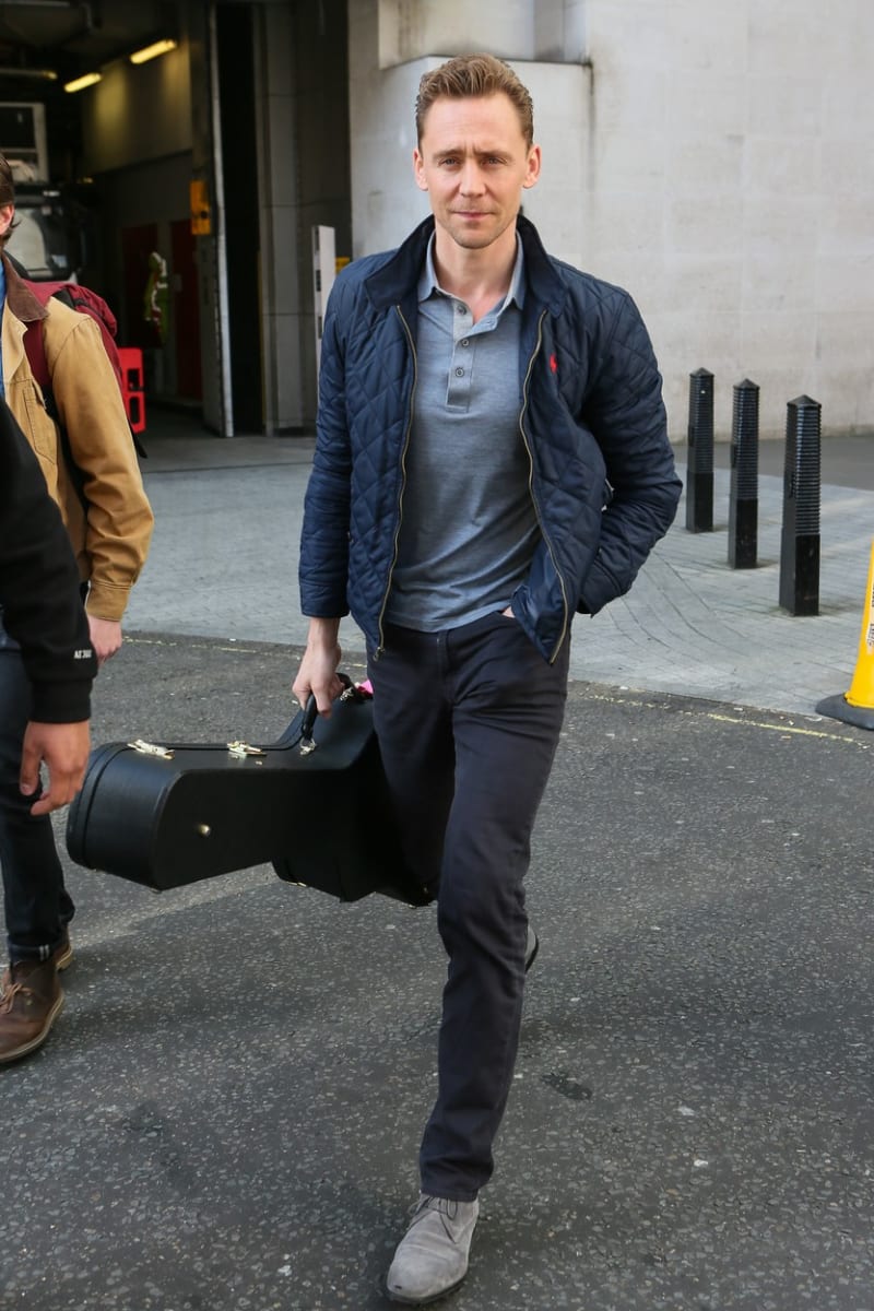 Taylor sbalila Toma Hiddlestona - Obrázek 4