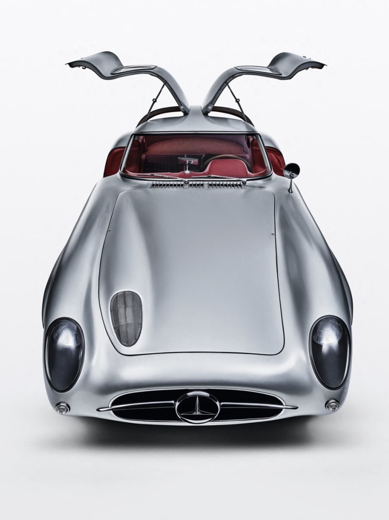 Nejdražším autem na světě se stal Mercedes-Benz 300 SLR Uhlenhaut Coupe z roku 1955.