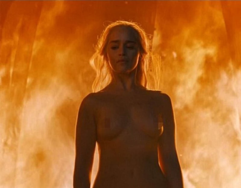 Emilia Clarke alias Daenerys se svlékla několikrát.