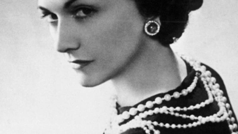 Coco Chanel: Modní ikona i vypočívatá obdivovatelka Hitlera