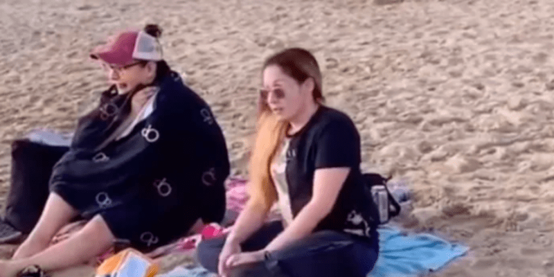Matka křičela na ženu kvůli plavkám její dcery 3