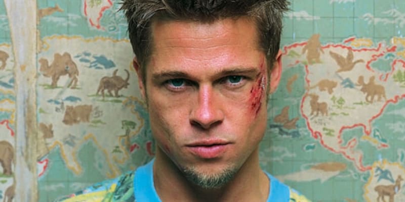 Jak šel čas s vlasy Brada Pitta