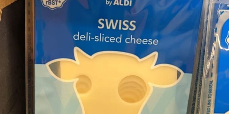 Díry v sýru vypadají jako oči krávy