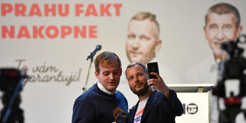 Marketingové duo hnutí ANO. Marek Hanč (vlevo) společně s Markem Prchalem. Prvně jmenovaný ale u partaje Andreje Babiše končí.