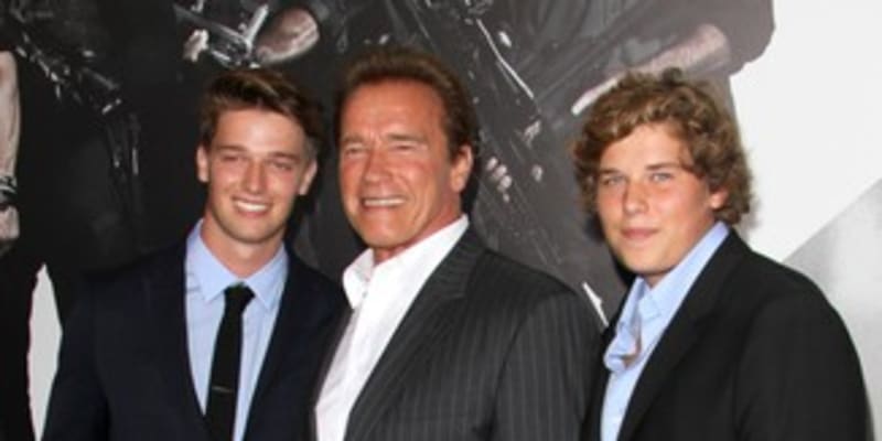 Arnold Schwarzenegger se svými syny Patrickem (vlevo) a Christopherem (vpravo)