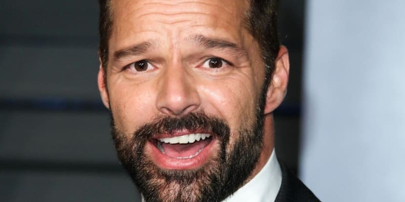 Zpěvák Ricky Martin měl podle fanoušků na pódiu erekci.