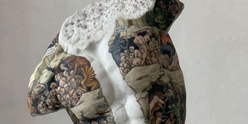 Umělec spojil své dvě vášně; tetování a sochařství 2