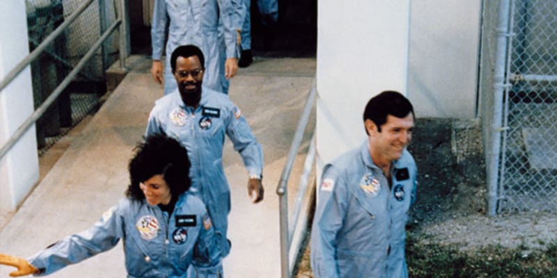 Posádka raketoplánu Challenger, který explodoval 73 sekund od vzletu a usmrtil všech 7 astronautů.