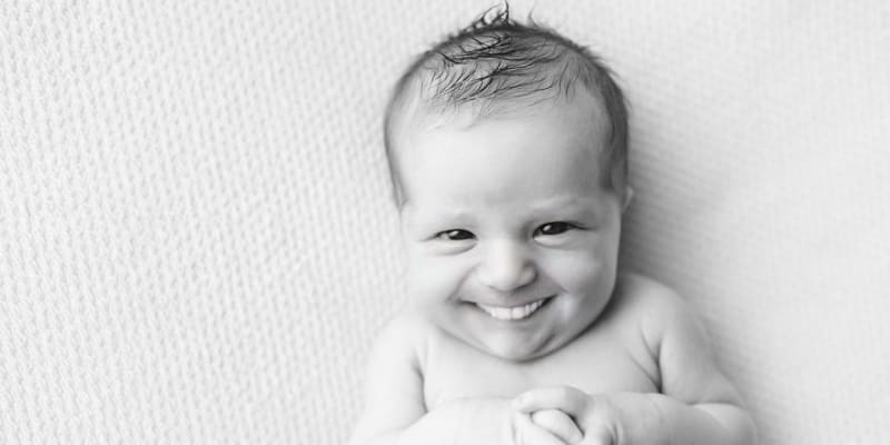 Fotky novorozenců se zuby děsí celý internet 1