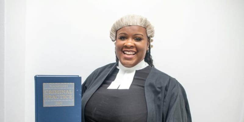 Stala se první slepou afroamerickou členkou advokátní komory v UK